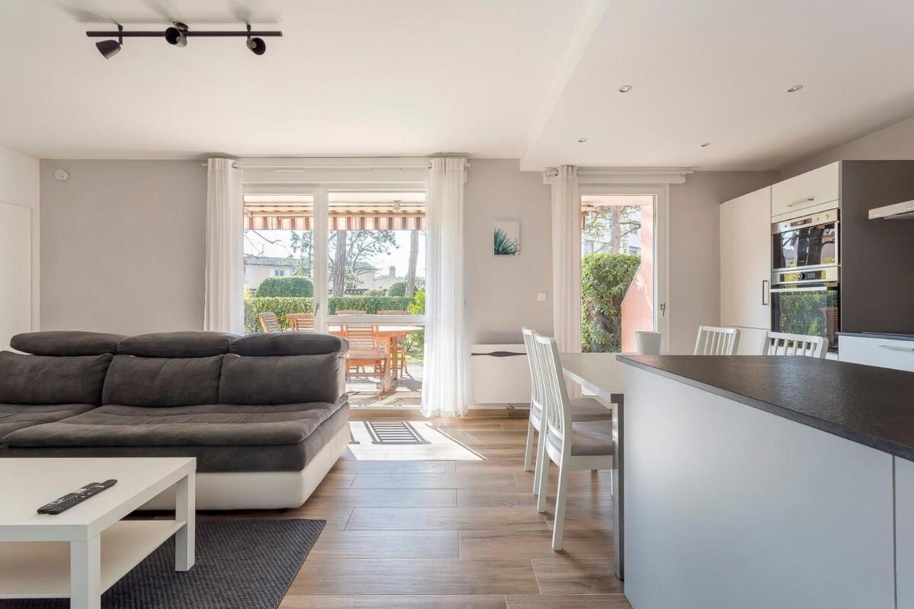 Suite Granges en rez-de-jardin pour 4 voyageurs Lyon Extérieur photo
