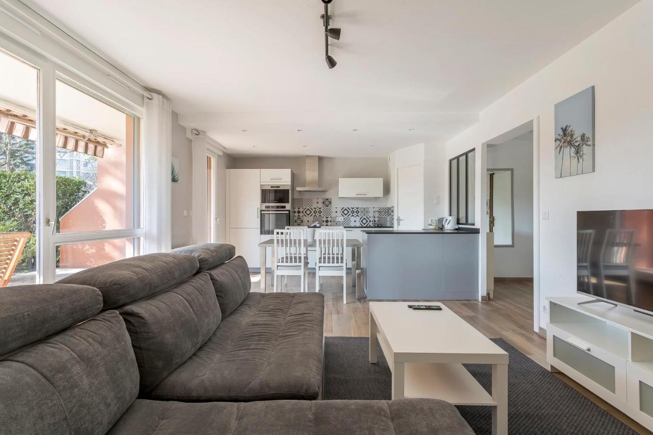 Suite Granges en rez-de-jardin pour 4 voyageurs Lyon Extérieur photo