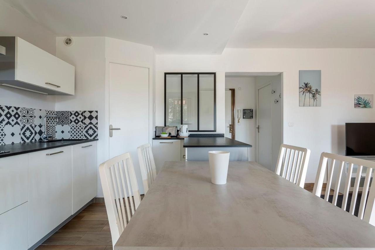 Suite Granges en rez-de-jardin pour 4 voyageurs Lyon Extérieur photo