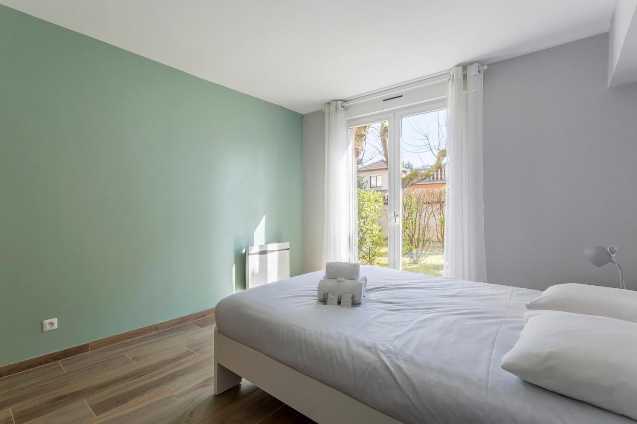 Suite Granges en rez-de-jardin pour 4 voyageurs Lyon Extérieur photo