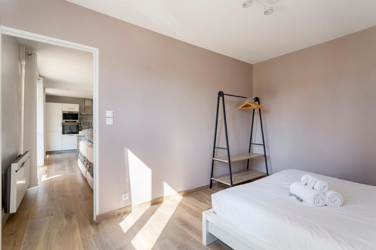 Suite Granges en rez-de-jardin pour 4 voyageurs Lyon Extérieur photo