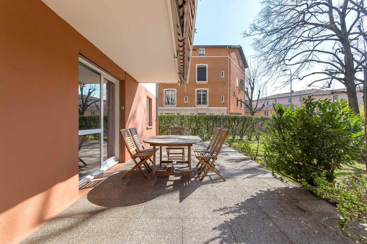 Suite Granges en rez-de-jardin pour 4 voyageurs Lyon Extérieur photo