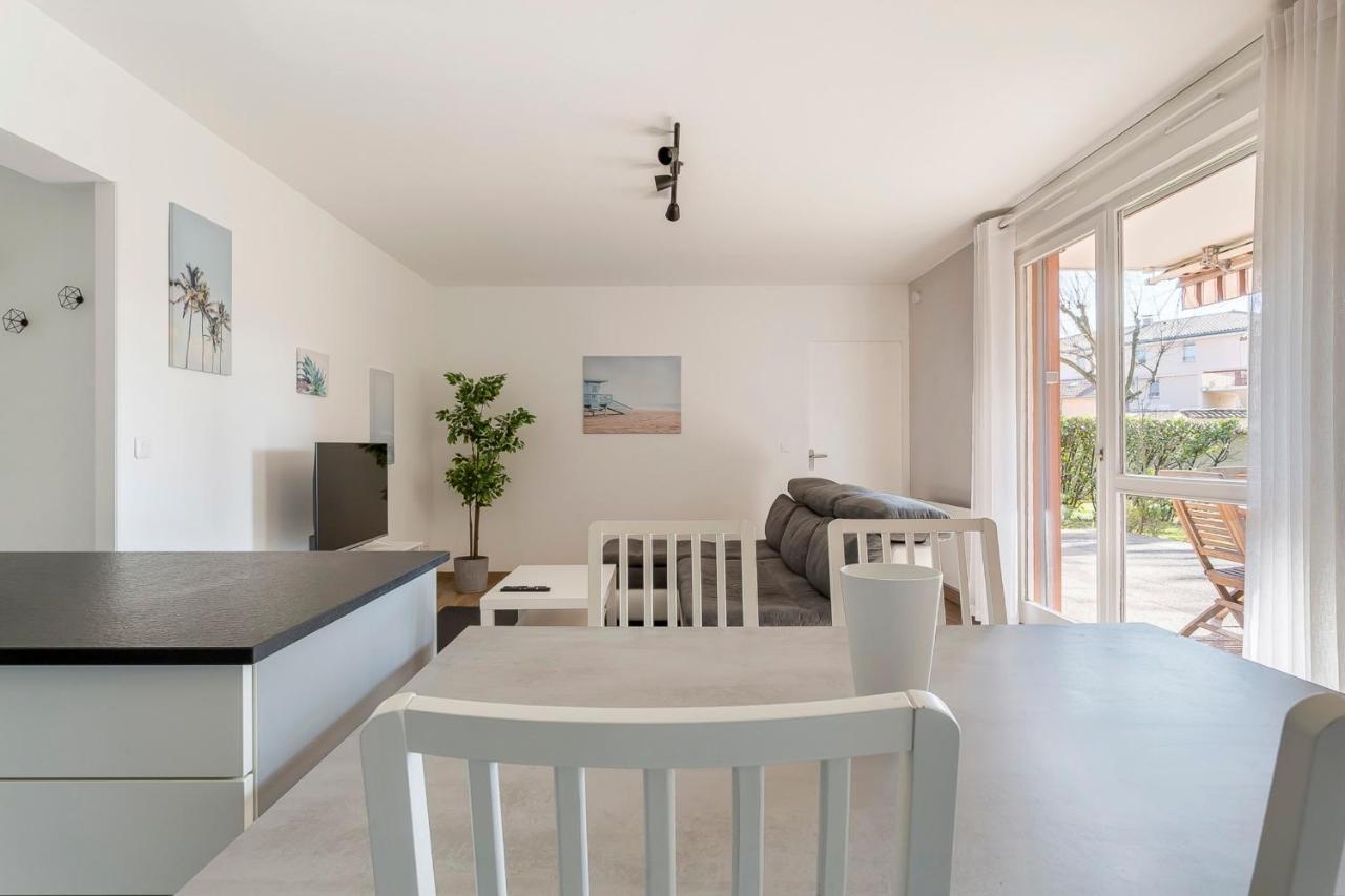 Suite Granges en rez-de-jardin pour 4 voyageurs Lyon Extérieur photo